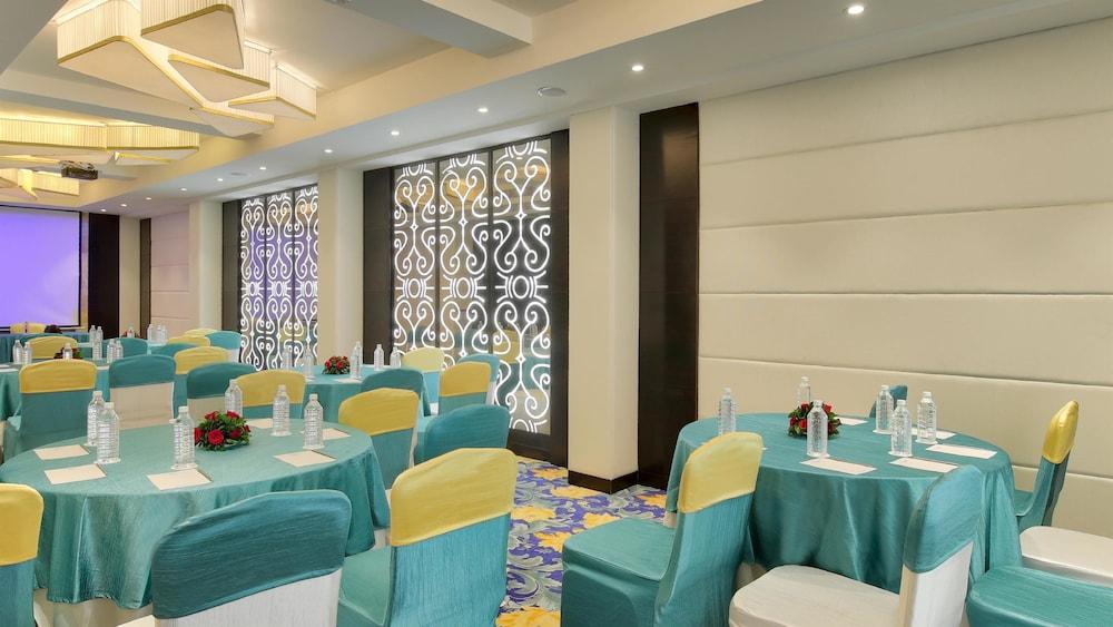 Golden Tulip Essential Jaipur Hotell Eksteriør bilde
