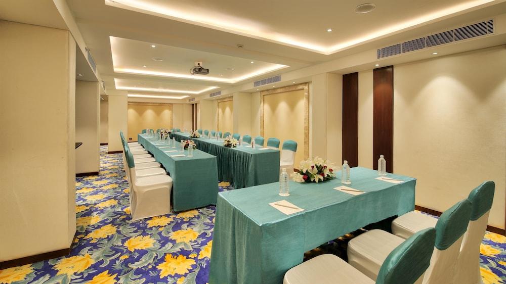 Golden Tulip Essential Jaipur Hotell Eksteriør bilde