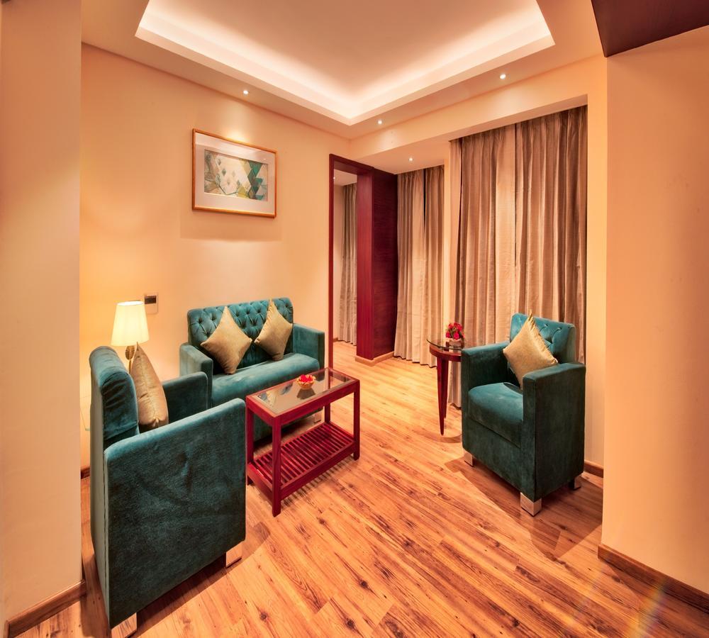 Golden Tulip Essential Jaipur Hotell Eksteriør bilde