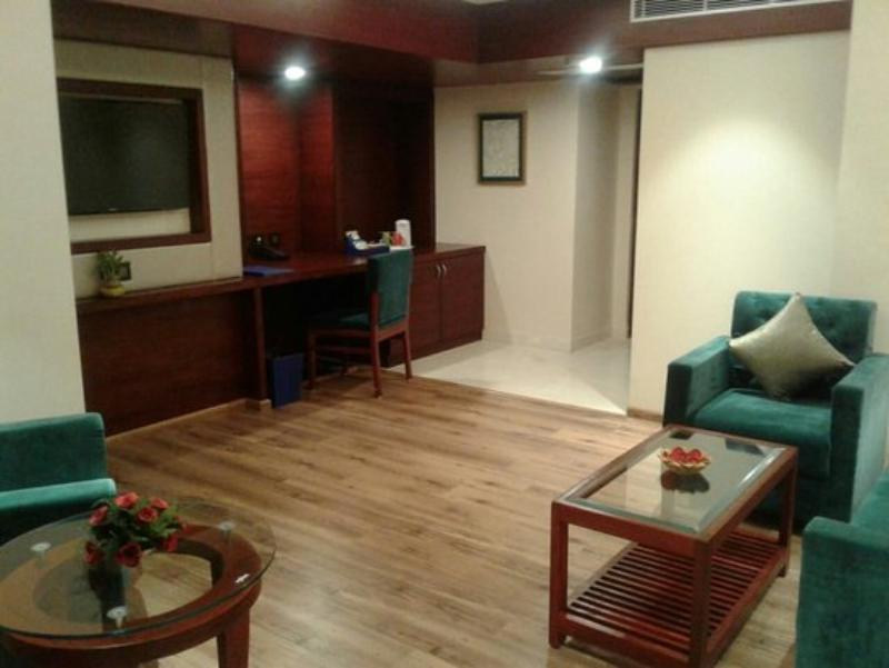Golden Tulip Essential Jaipur Hotell Eksteriør bilde