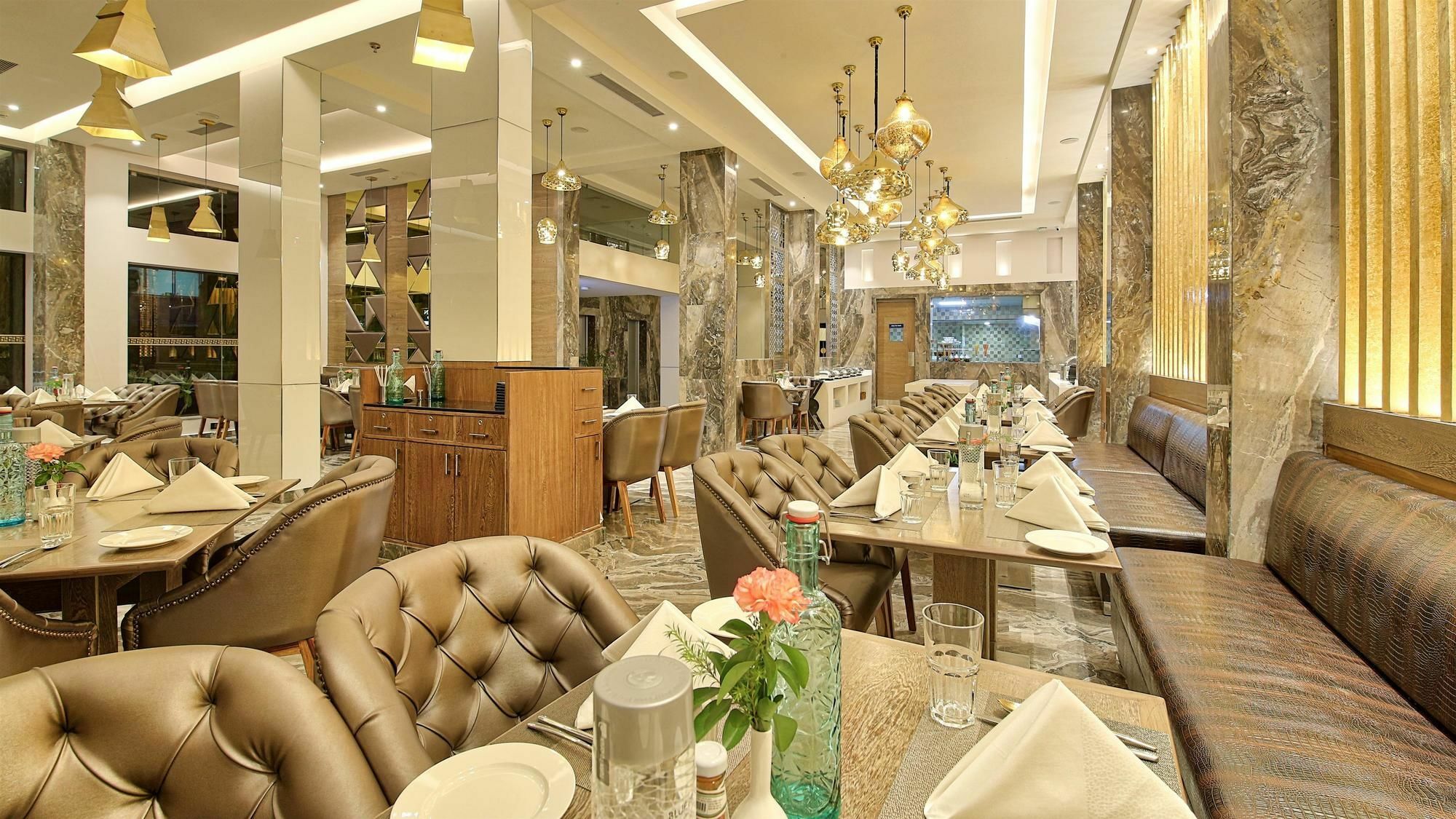 Golden Tulip Essential Jaipur Hotell Eksteriør bilde