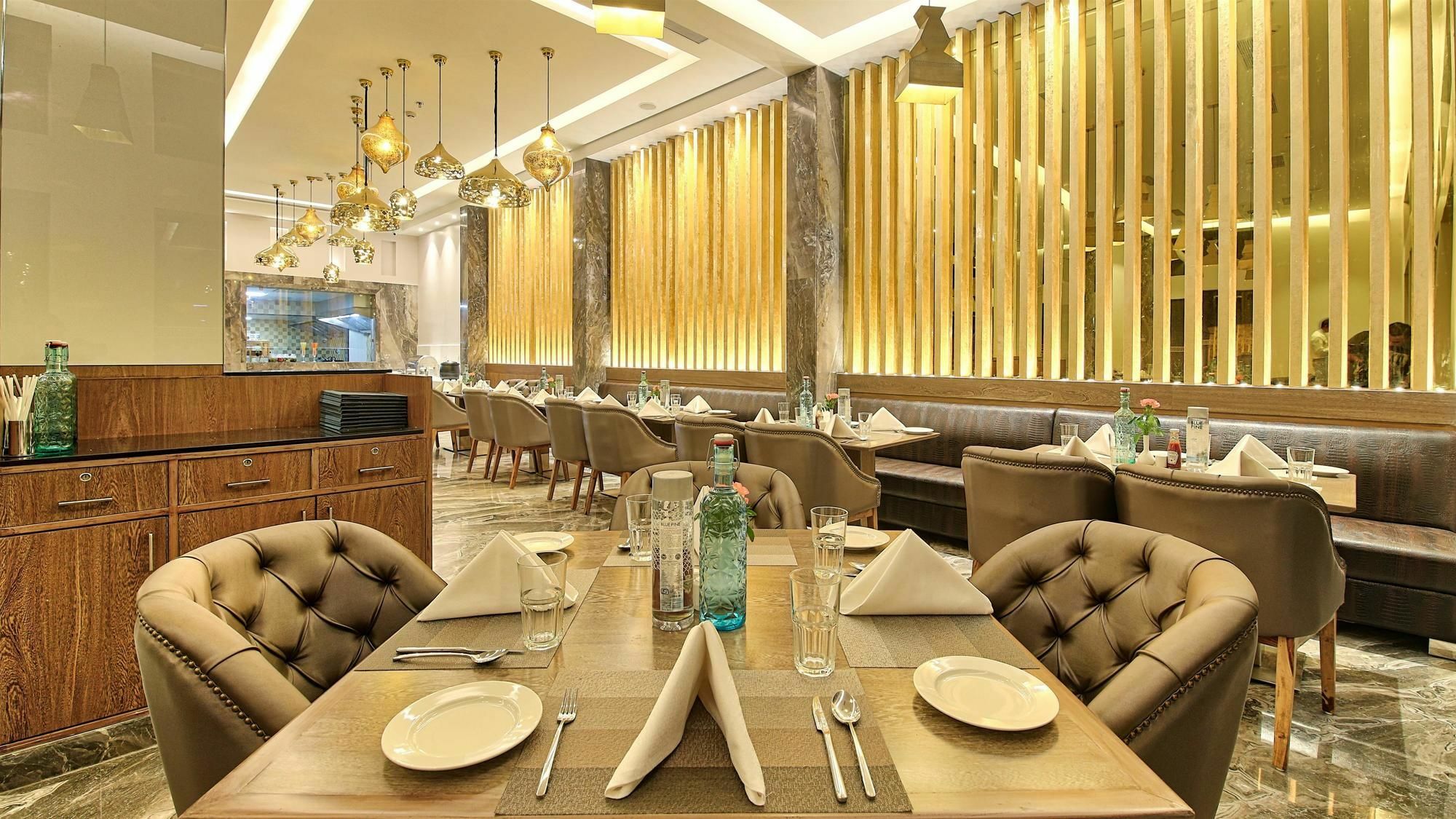 Golden Tulip Essential Jaipur Hotell Eksteriør bilde